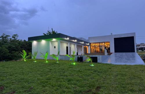 Casa Frente ao Lago com Piscina Aquecida no Melhor Condomínio - Foto 6