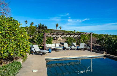 Luxury Home Atop the Hills - Foto 29