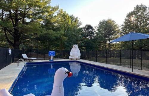 Secluded with Hot tub, Pool table, Arcade, Fishing andTheater Room - Photo 33