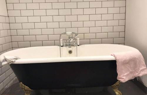 The Byre (Unusual and Different). - Foto 43