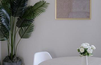 Huge Projector and Designated Workspace, Near Wrigley - Photo 30