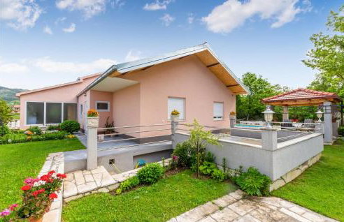 Three-Bedroom Holiday Home In Neoric - Photo 15