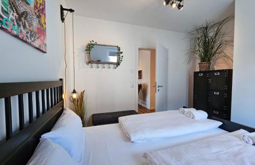 BETTER l industriaI apartment l Heimkino - Foto 32