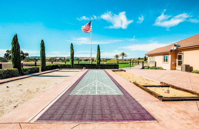 Mermaid by Avantstay Private Estate w/ Pool, Volleyball & Arcade! - Photo 21