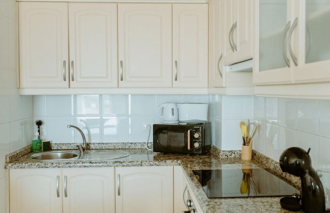 Seaview Splendor 2 Bedroom Modern Comfort - Photo 16