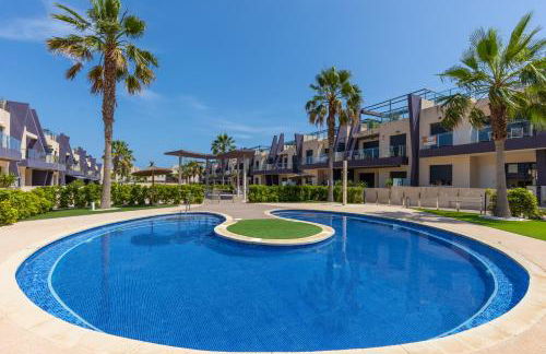 2BD Coastal Gem with Pool & Terrace - Torre de la Horadada - Foto 39