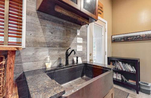 Dog Welcome Lakefront Cabin Sleep 13 Fire Pit Private Dock - Foto 21