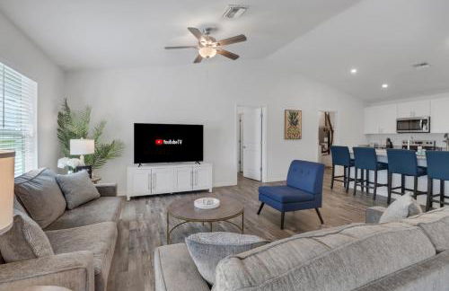 Luxury Retreat with Heated Saltwater Pool and Big Patio Perfect for 2 families - Foto 3