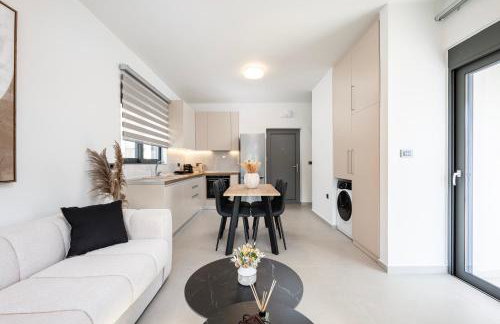Estia Comfort Stay - Photo 1