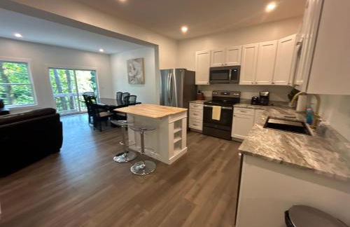 NEW 3 bedroom - Thoroughbred Farm & Lake Views! - Foto 11