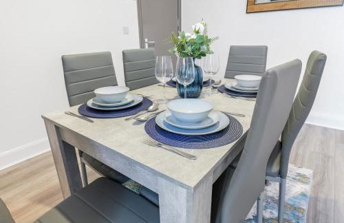 Contractor Luxury Home - Long Stays - 4 Bedrooms - Sleep 8 - Zip & Link Beds - Ultra Fast WiFi - Free Parking - Foto 27