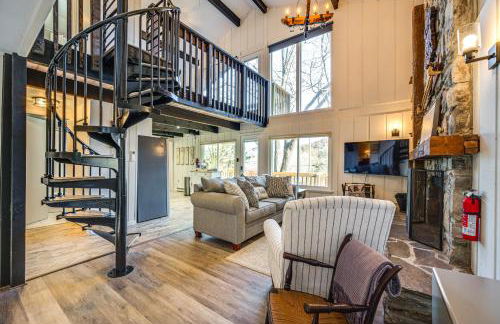 Walk to Liberty Mountain Lake-View Ski Retreat! - Foto 1