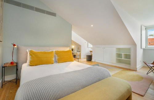 WHome Top-Floor Studio in Prime Location - Photo 26