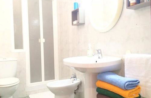 COSY 3 BED APT 200m FROM BEACH WiFi - Photo 16