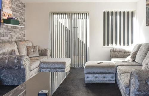 The Hawthorns - Photo 3