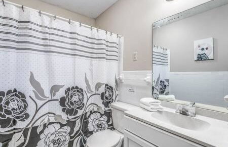 Minutes from the Airport - Wonderful Warrington - Photo 52