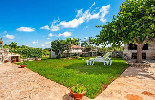 Charming House Nino with a fenced yard - Foto 19