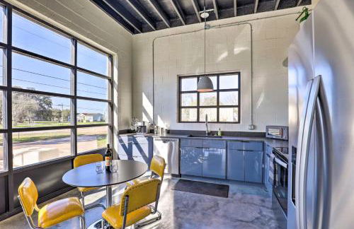 Unique Texas Home in Converted Gas Station! - Foto 10