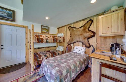 Cozy Countryside Cabin in Robie Creek Park! - Foto 17