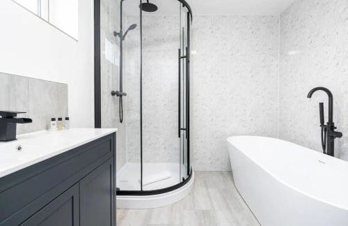 Spacious and Lovely 3-bed Home in Sleaford by Renzo, Driveway, Sleeps 6! - Foto 20