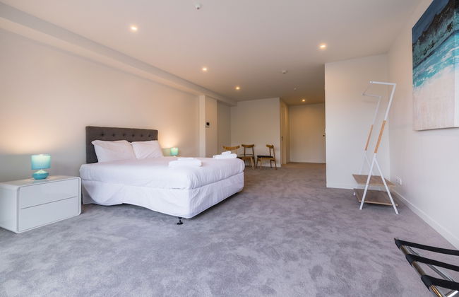 Spacious 3 Bedroom with Ensuite Bathroom - Photo 4