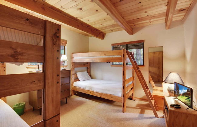 Lake Tahoe Treasure! Minutes From Beach & Skiing - Foto 6