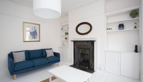 York House - on a beach road, sleeps 12, with sea views - Foto 4