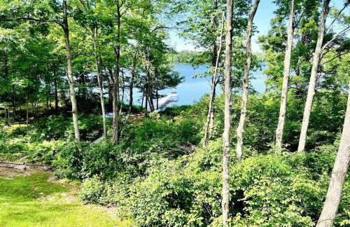 Outstanding Retreat with Dock, Game Space and Lake Views in Wisconsin - Foto 68