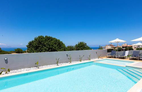 Evilio Suites, Inspired Family Retreat with Pool, Βy ThinkVilla - Foto 8