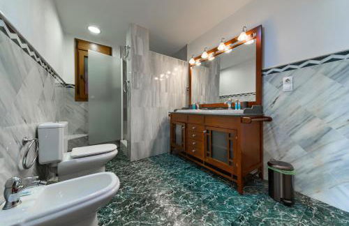 Holidays2Malaga Candado House pool & garden - Photo 37