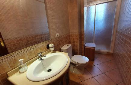 Casa céntrica, 3 dormitorios, gran terraza, cerca de la playa - Foto 7