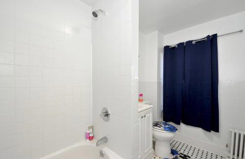 Cozy 2BR Apartment in the Heart of Chelsea - Foto 16