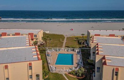 Beautiful Ocean Side 2 Bedroom Condo with Pool - Foto 25