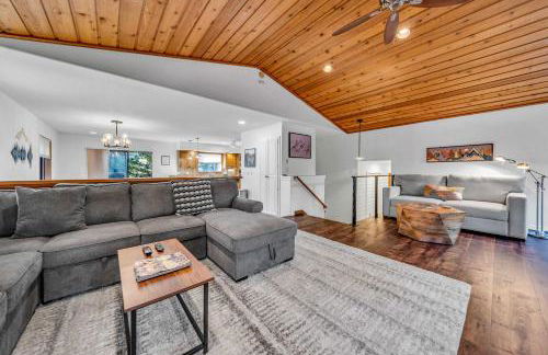 Tahoe Retreat with Decks and Separate Studio - Foto 9