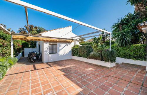 Villa in Marbella with golf views - Photo 26