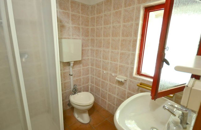 Bright Holiday Home in San Marcello with Pool near Meadows - Photo 10