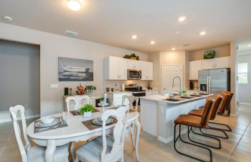 Near River & Parks: LaBelle Family Home w/ Patio - Photo 3