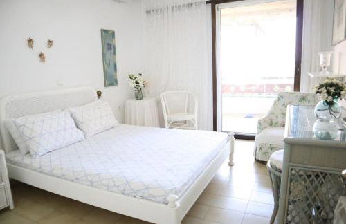 By the sea - Photo 6