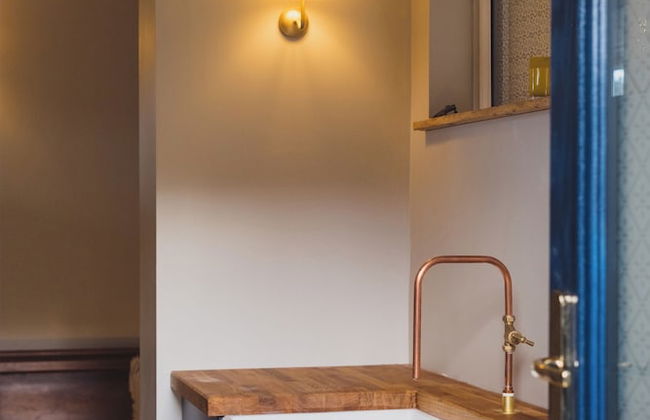 Luxury House Sleeps 14 With Secret Bar Near Bath - Photo 31