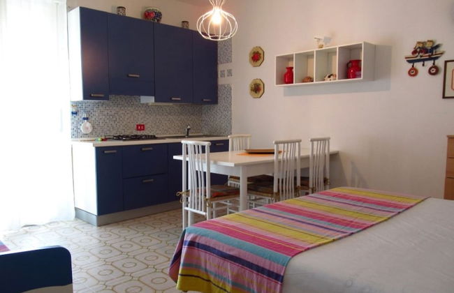Colourful Studio With Shared Pool for 4 Guests - Foto 5