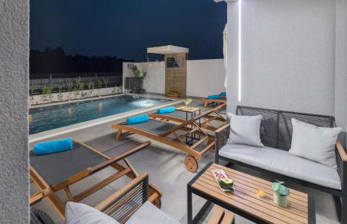 4 Bedroom Stunning Home In Nova Vas - Foto 16