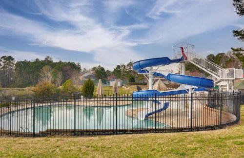 Fire Pit and Pool Access Quiet Holly Springs Home - Foto 37