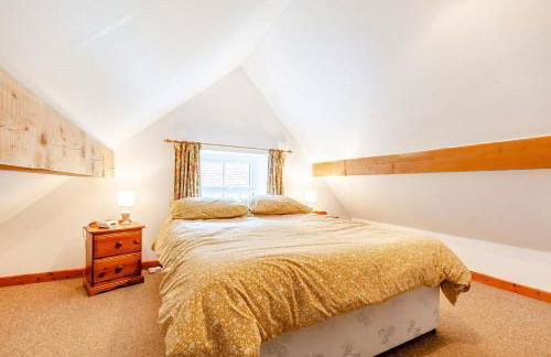 The Old Bull Stall - Photo 20