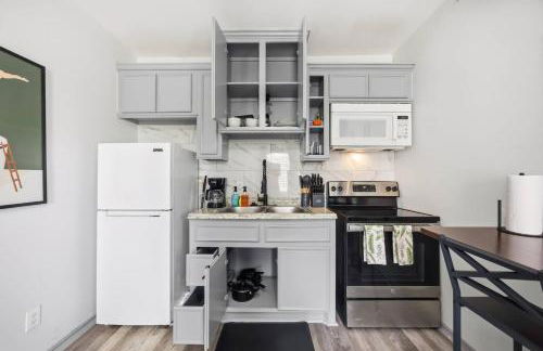 Super Value Suite #7 @ East End Revitalized - Foto 15