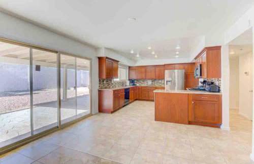 Arcade game room, 2 king beds, ev chargers - Foto 15