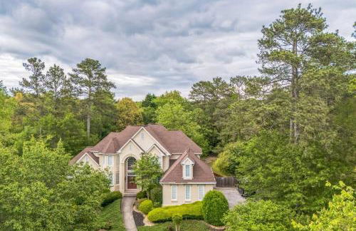 Elegant 5BR Retreat Pool & Yard - Foto 9