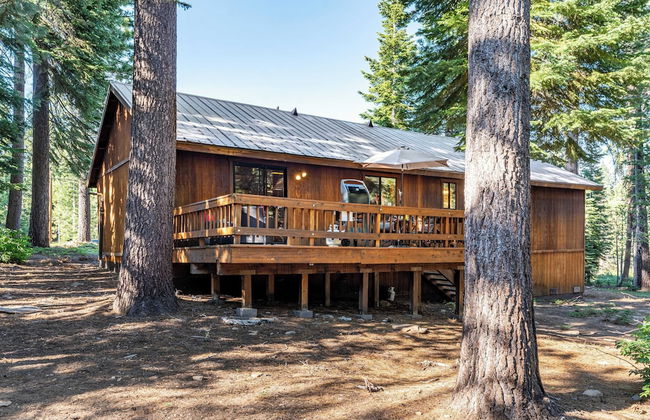 Whiskey Springs by Avantstay Classic Cabin Near Tahoe Donner Ski Area! - Foto 32