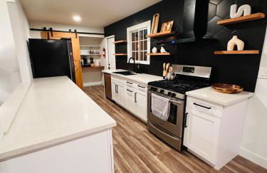 Stunning Oasis with Pool by Disneyland and Knotts - Foto 8