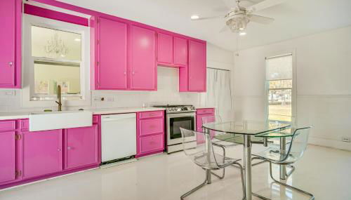 2 Mi to Gator Chateau Vibrant Home with Balcony - Foto 3