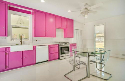 2 Mi to Gator Chateau Vibrant Home with Balcony - Foto 3